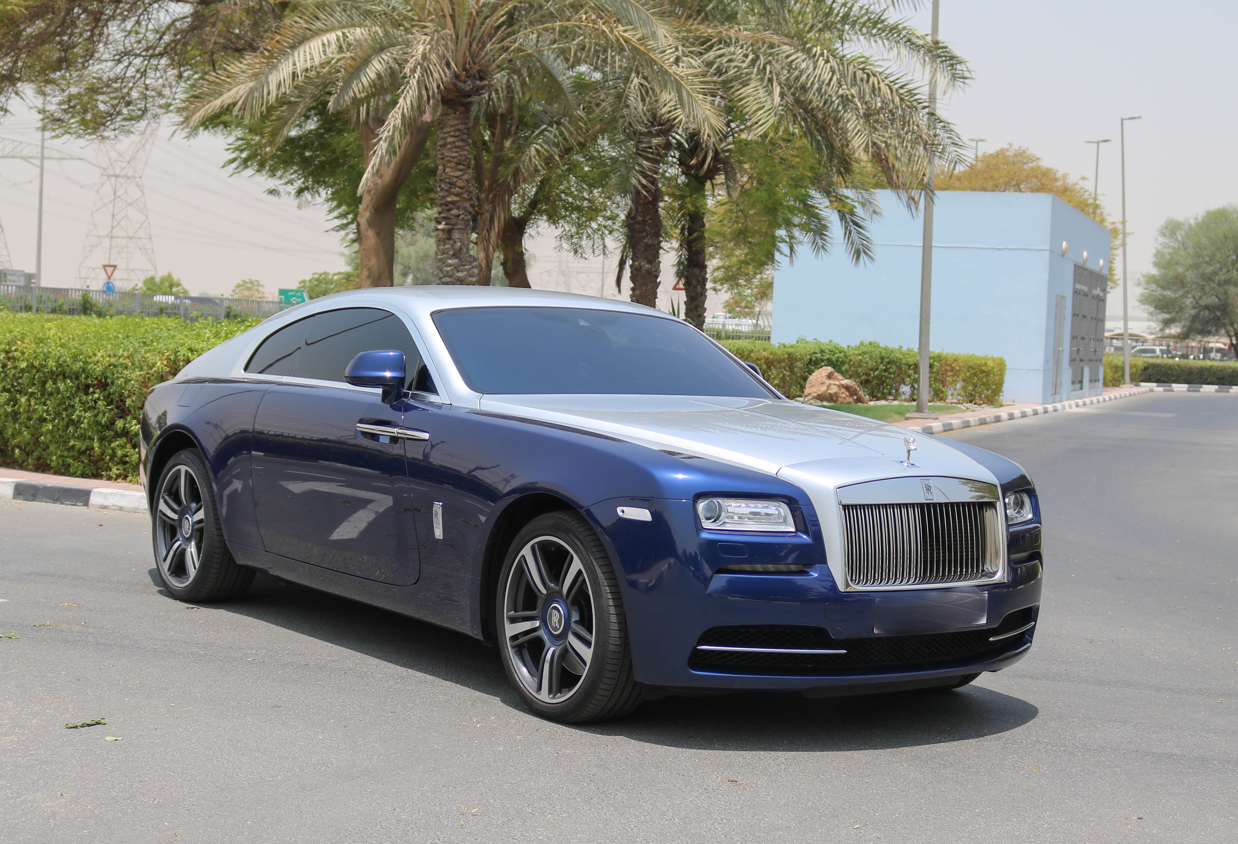 Роллс врайт. Rolls Royce Wraith Coupe. Rolls Royce Wraith 2015. Rolls Royce Wraith купе. Роллс Ройс купе 2015.